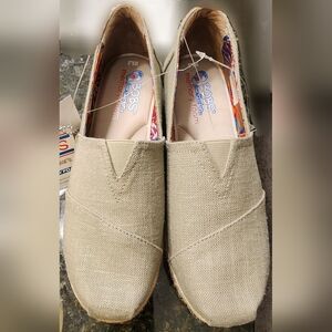 BOBS from Skechers Women's Platform CanvasClosed Toe Taupe Espadrilles Size 8.5